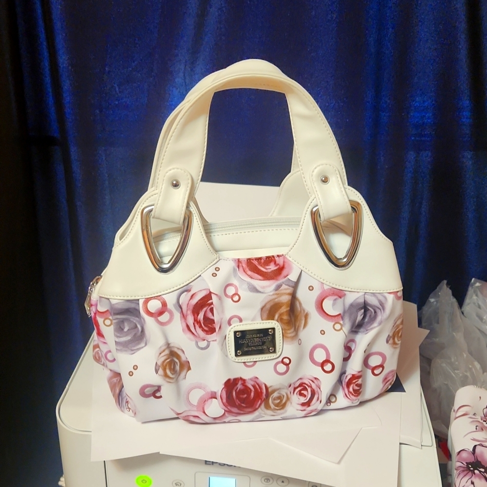 Pretty Flower Purse with several compartments.